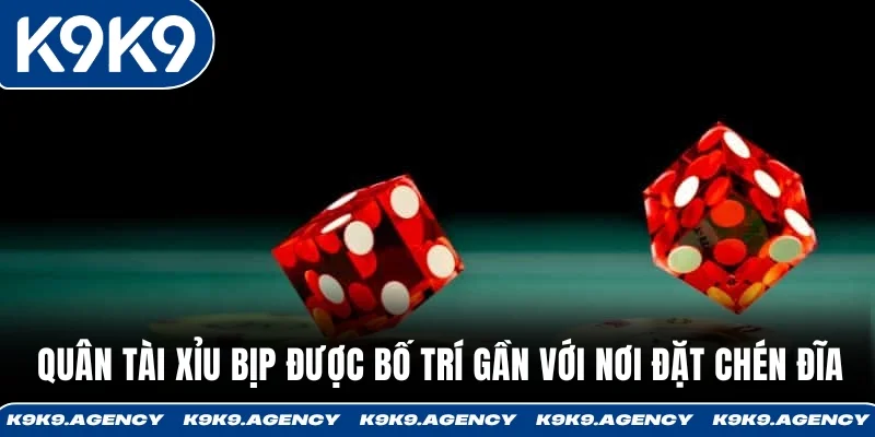 Tài Xỉu Bịp - Cách Nhận Biết Nam Châm, Cấy Chip Trong Quân 3 Quân Tài Xỉu bịp được bố trí gần với nơi đặt chén đĩa